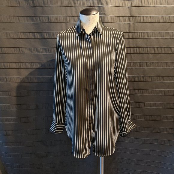 Black and White Long Stripe Blouse - Picture 2 of 8